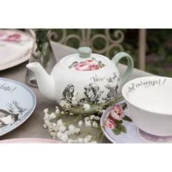 Kitchen Craft ALICE IN WONDERLAND Théière En Porcelaine 400 Ml KitchenCraft Coffret Cadeau -Peugeot Boutique alice in wonderland theiere en porcelaine 400 ml kitchencraft coffret cadeau nvs 6