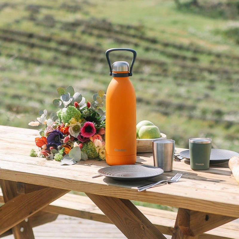 Bouteille Isotherme Double Paroi En Inox Avec Poignée TITAN Qwetch 1.5 L Orange Pop 5 Bouteille Isotherme Double Paroi En Inox Avec Poignée TITAN Qwetch 1.5 L Orange Pop – Image 5