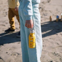 KIDS Bouteille Isotherme Double Paroi En Inox Enfant Qwetch 350 Ml Honolulu Jaune Curry