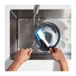 Brosse à Vaisselle Distributrice De Savon Dans Le Manche Et Support En Acier Joseph Joseph NVS -Peugeot Boutique brosse a vaisselle oxo 14