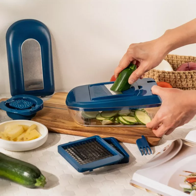Coupe Légumes Avec Réservoir MASTRAD Bleu 7 Coupe Légumes Avec Réservoir MASTRAD Bleu – Image 7