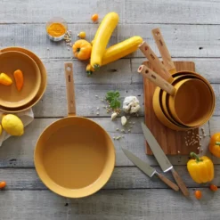 ECTOR Poêle Revêtue Céramique Jaune Induction Manche Bois D20 20 ECTOR Poêle Revêtue Céramique Jaune Induction Manche Bois D20 -Peugeot Boutique ector poele revetue ceramique jaune induction manche bois d20 6