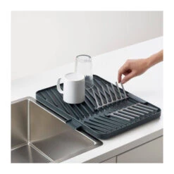 Flip Up Planche Egouttoir à Vaisselle Ajustable Joseph Joseph Gris