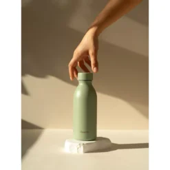 ICON Bouteille Isotherme Double Paroi En Inox Qwetch 500 Ml Vert Tilleul Matt -Peugeot Boutique icon bouteille isotherme double paroi en inox qwetch 500 ml vert tilleul matt 6