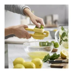 JuiceMax Presse Agrumes Citrons Double Action Joseph Joseph -Peugeot Boutique juicemax presse agrumes citrons double action joseph joseph 11