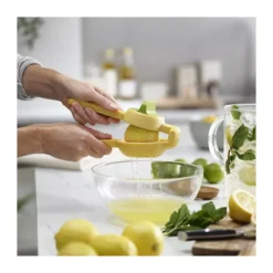 JuiceMax Presse Agrumes Citrons Double Action Joseph Joseph -Peugeot Boutique juicemax presse agrumes citrons double action joseph joseph 12