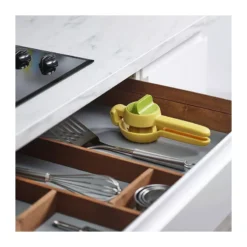 JuiceMax Presse Agrumes Citrons Double Action Joseph Joseph -Peugeot Boutique juicemax presse agrumes citrons double action joseph joseph 17