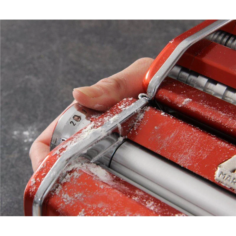 Machine à Pâtes Manuelle ATLAS 150 MARCATO Rouge 3 Machine à Pâtes Manuelle ATLAS 150 MARCATO Rouge – Image 3
