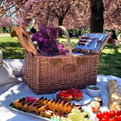 Malle Panier Pique Nique Osier Les Jardins De La Comtesse Saint Germain Vichy Bleu 4 Personnes