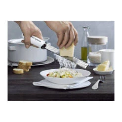 MICROPLANE Zesteur Râpe Blanc -Peugeot Boutique microplane zesteur rape blanc 3