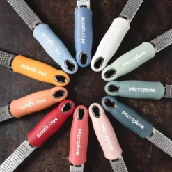 MICROPLANE Zesteur Râpe Vert Eucalyptus -Peugeot Boutique microplane zesteur rape vert eucalyptus p 12