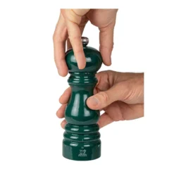 PARIS Moulin à Poivre Bois U´SELECT 18 Cm PEUGEOT Laqué Vert Forêt -Peugeot Boutique paris moulin a poivre bois uselect 18 cm peugeot laque rouge passion 11