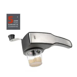 PECORINO LASER CUT Moulin Râpe Fromage Manuel Avec 2 Tambours Et Récipient GEFU -Peugeot Boutique pecorino laser cut moulin rape fromage manuel avec 2 tambours et recipient gefu 4