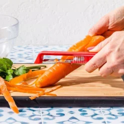 SHARPLE Econome Eplucheur Auto Aiguiseur DREAMFARM Rouge