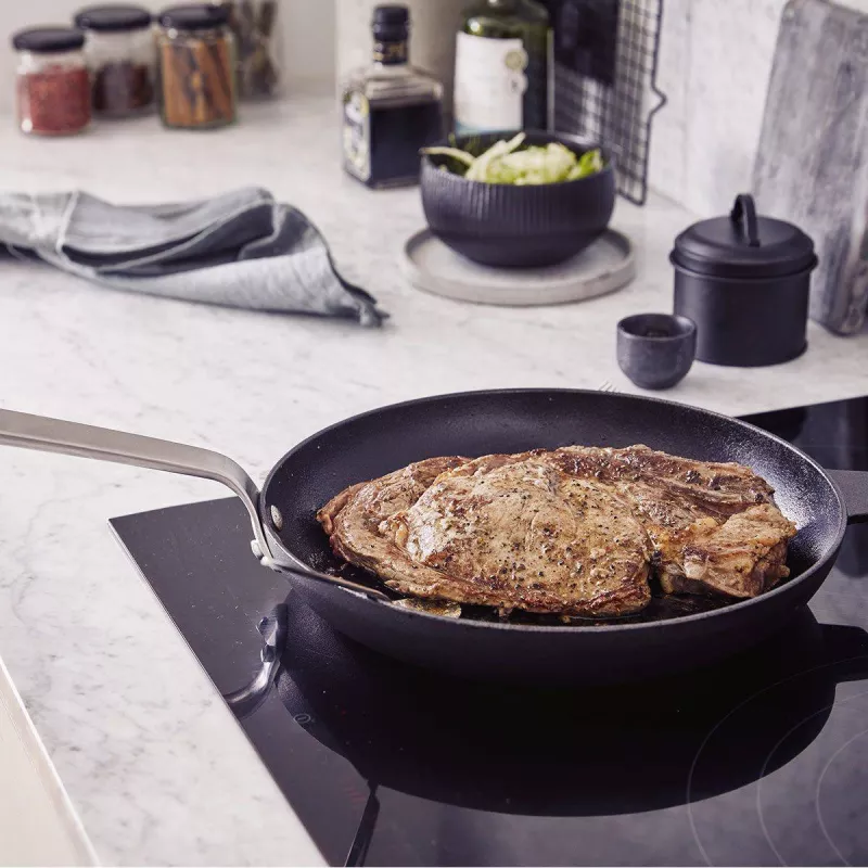 STARK Poêle à Frire En Fonte De Fer Non émaillée BEKA D24 13 STARK Poêle à Frire En Fonte De Fer Non émaillée BEKA D24 – Image 13