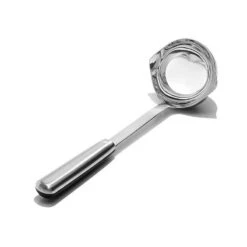STEEL Louche De Service Inox Avec Bec Verseur OXO -Peugeot Boutique steel louche de service inox avec bec verseur oxo 7