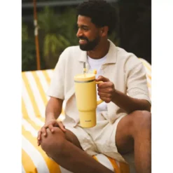 TRAVEL CUP Isotherme Double Paroi En Inox Avec Poignée Qwetch 900 Ml Jaune Citron -Peugeot Boutique travel cup isotherme double paroi en inox avec poignee qwetch 900 ml jaune citron 4