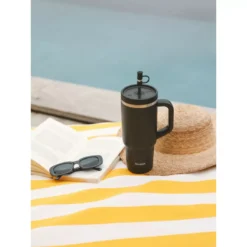 TRAVEL CUP Isotherme Double Paroi En Inox Avec Poignée Qwetch 900 Ml Noir -Peugeot Boutique travel cup isotherme double paroi en inox avec poignee qwetch 900 ml noir 5